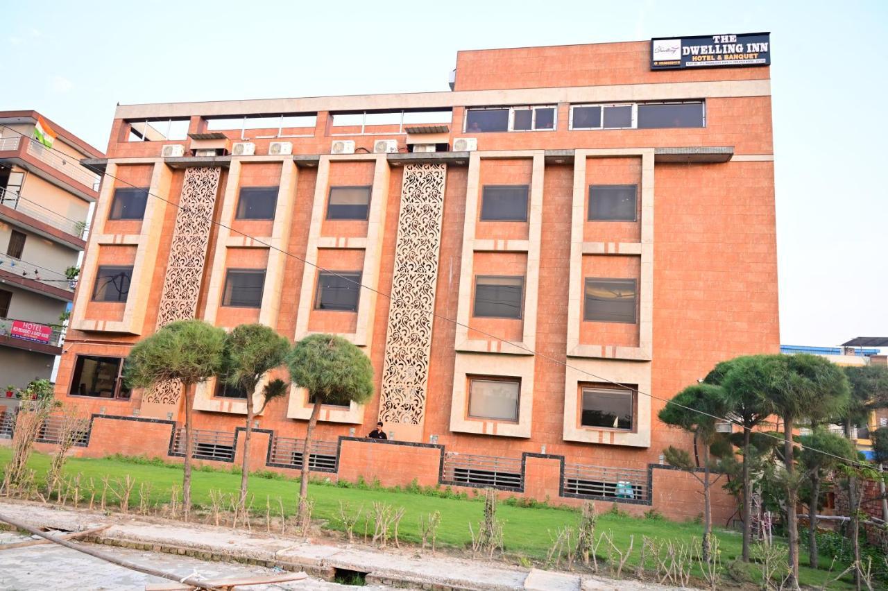 The Dwelling Inn Greater Noida Exterior photo